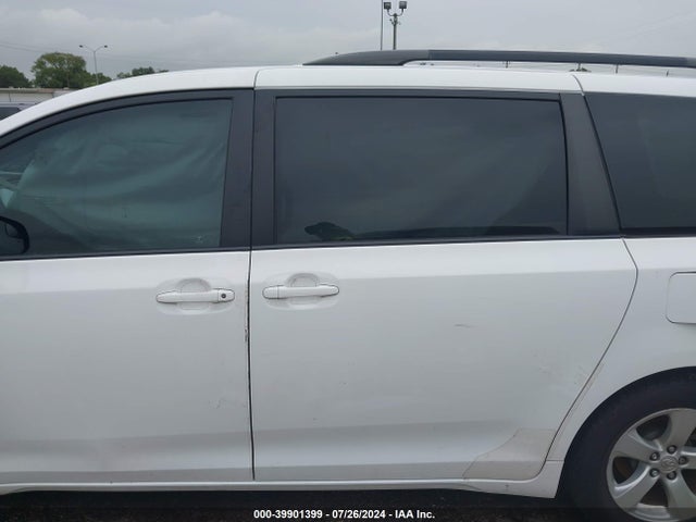 Toyota Sienna Le 8 Passenger 2016 5TDKK3DCXGS720907 Image 13