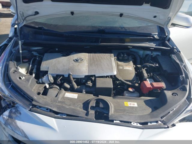 JTDKARFU8G3018842 Toyota Prius Four Touring