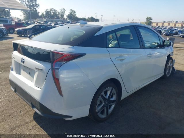 JTDKARFU8G3018842 Toyota Prius Four Touring