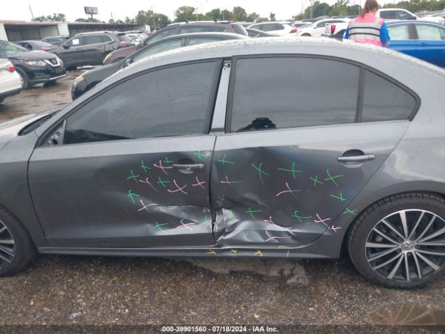 3VWD17AJ6GM215711 Volkswagen Jetta 1.8t Sport