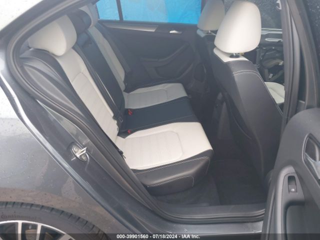 3VWD17AJ6GM215711 Volkswagen Jetta 1.8t Sport