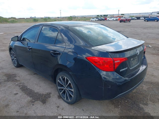 Toyota COROLLA SE 2017 5YFBURHE5HP663132 Image 3