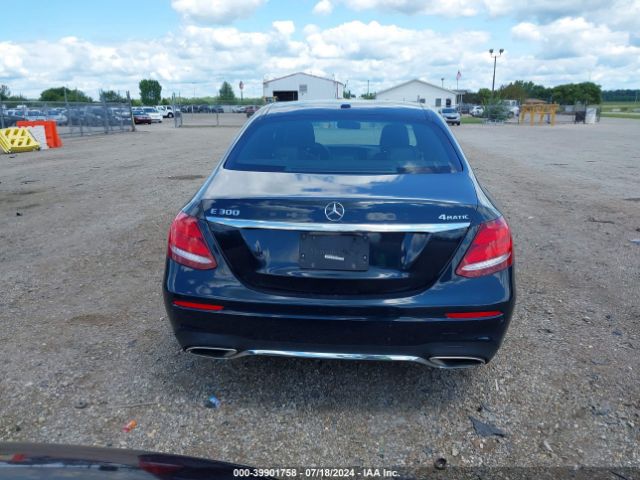 WDDZF4KB4HA021523 Mercedes-Benz E 300 4matic