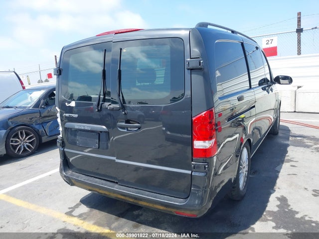 W1YV0BEY3N4174334 Mercedes-Benz m274