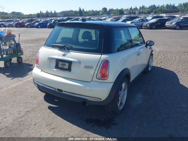 2006 MINI COOPER WMWRC33566TK72130 Photo 3