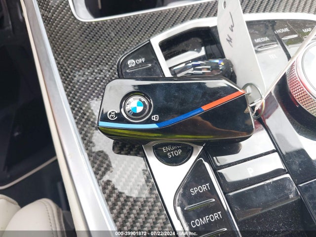 5UX33EM09S9W70512 BMW X7 M60i