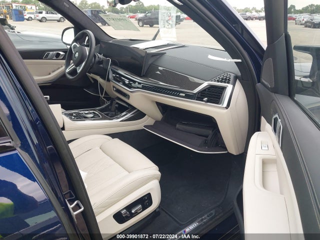 5UX33EM09S9W70512 BMW X7 M60i