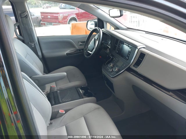 Toyota Sienna Xle 8 Passenger 2018 5TDYZ3DC0JS916383 Image 5