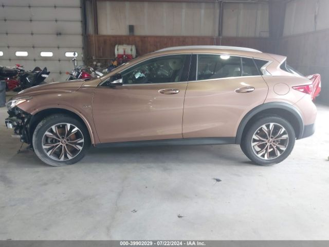 SJKCH5CR3JA044175 Infiniti Qx30 Premium