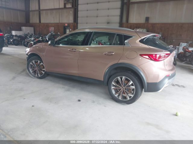SJKCH5CR3JA044175 Infiniti Qx30 Premium