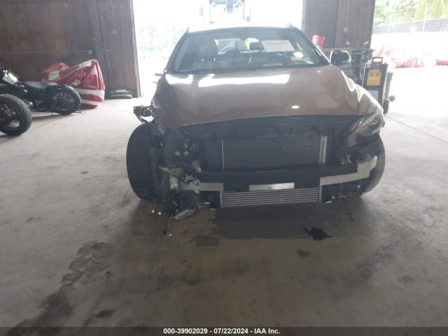 SJKCH5CR3JA044175 Infiniti Qx30 Premium