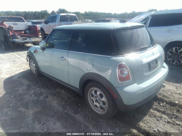 2012 MINI COOPER WMWSU3C57CT258263 Photo 2