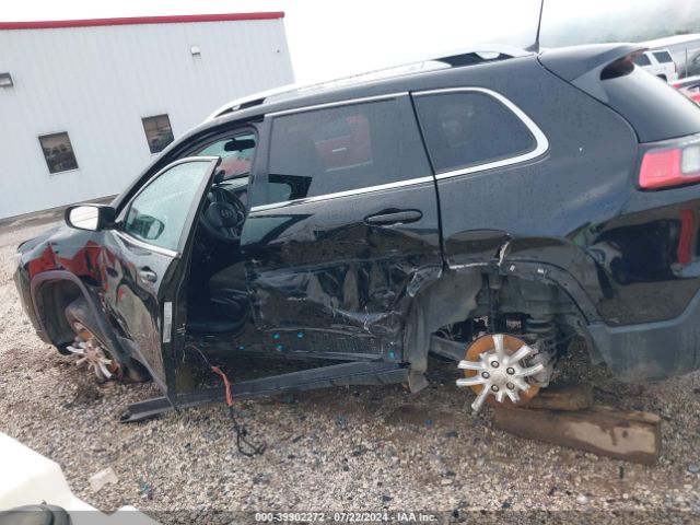 1C4PJMCBXKD413782 Jeep Cherokee Latitude 4x4