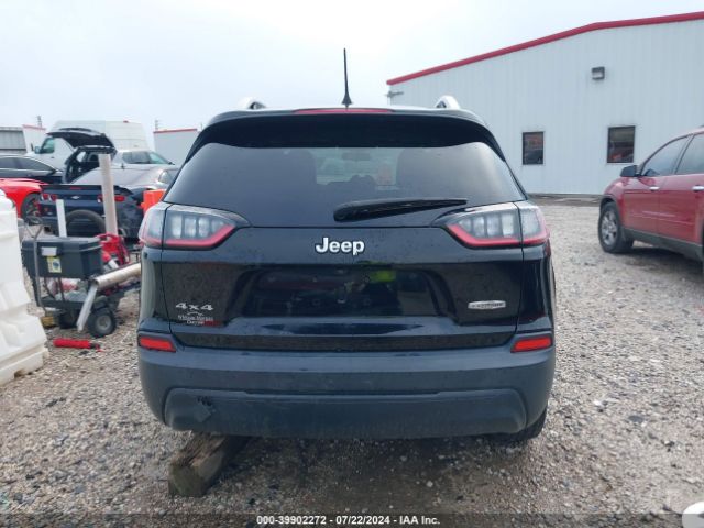 1C4PJMCBXKD413782 Jeep Cherokee Latitude 4x4