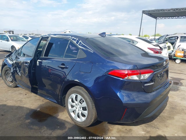 Toyota COROLLA LE 2021 5YFEPMAEXMP235343 Image 3