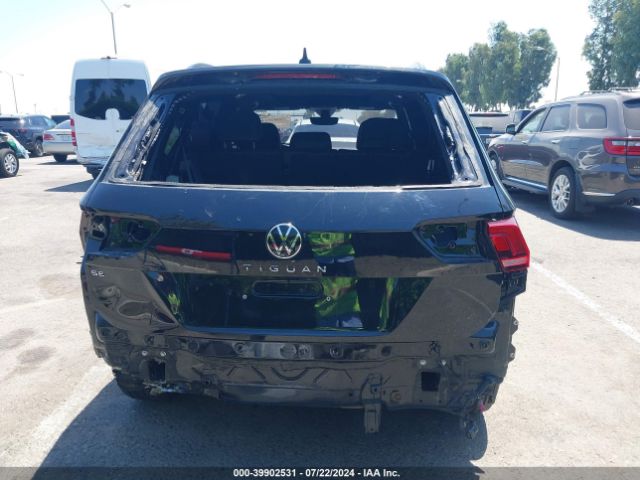 3VVCB7AXXNM063348 Volkswagen Tiguan 2.0t Se R-line Black