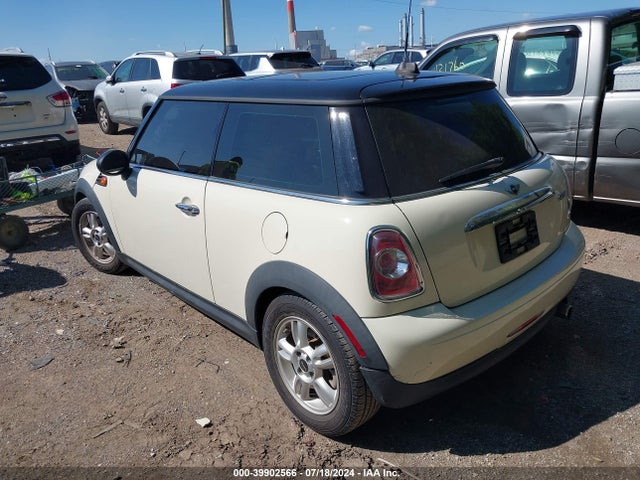 2013 MINI HARDTOP WMWSU3C58DT548769 Photo 2