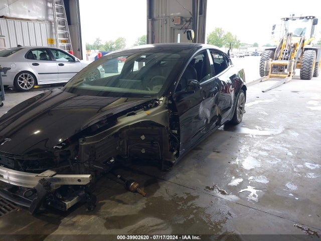 Tesla Model 3 Long Range Dual Motor All-wheel Drive 2022 5YJ3E1EB4NF192272 Image 2