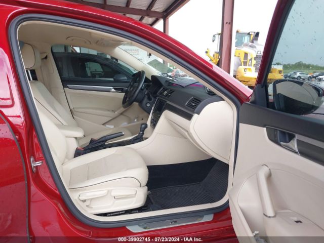 1VWAA7A36JC045248 Volkswagen Passat 2.0t R-line/2.0t S