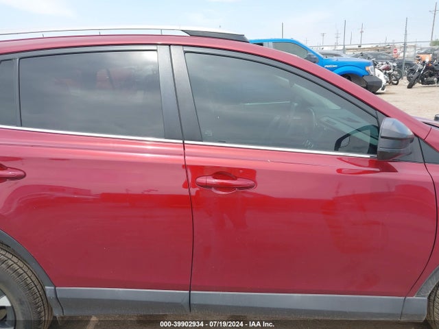 Toyota RAV4 LE 2018 2T3ZFREV8JW442083 Image 13