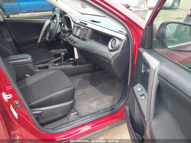 Toyota RAV4 LE 2018 2T3ZFREV8JW442083 Image 5
