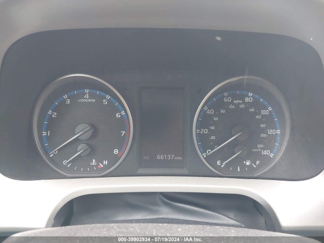 Toyota RAV4 LE 2018 2T3ZFREV8JW442083 Image 7