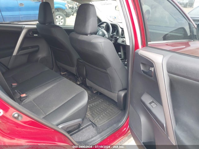 Toyota RAV4 LE 2018 2T3ZFREV8JW442083 Image 8