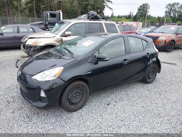 JTDKDTB3XE1073545 Toyota Prius C Two
