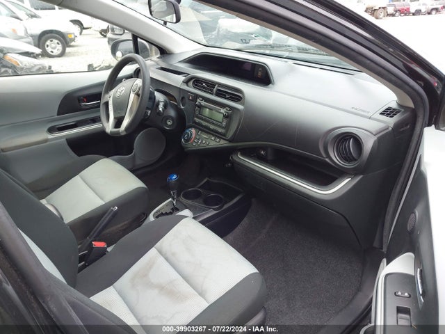 JTDKDTB3XE1073545 Toyota Prius C Two