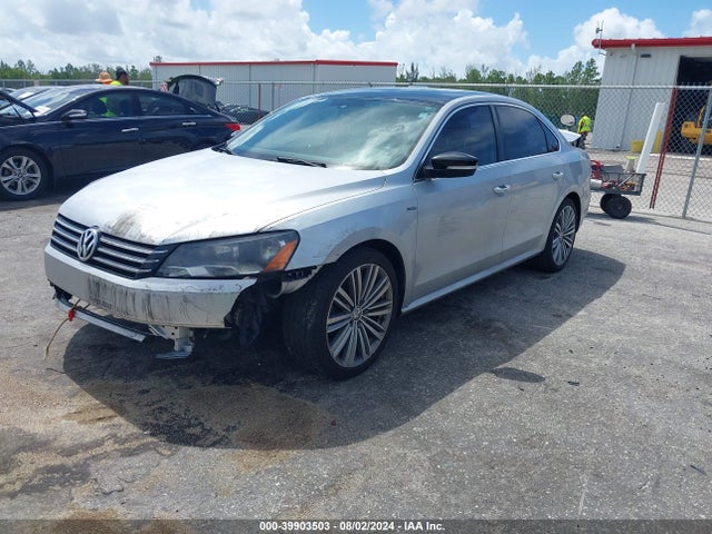 1VWBT7A34FC095085 Volkswagen Passat 1.8t Sport