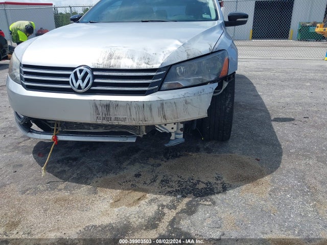 1VWBT7A34FC095085 Volkswagen Passat 1.8t Sport