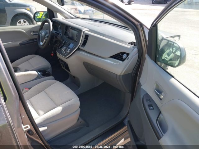 5TDKZ3DC8LS024004 Toyota SIENNA LE