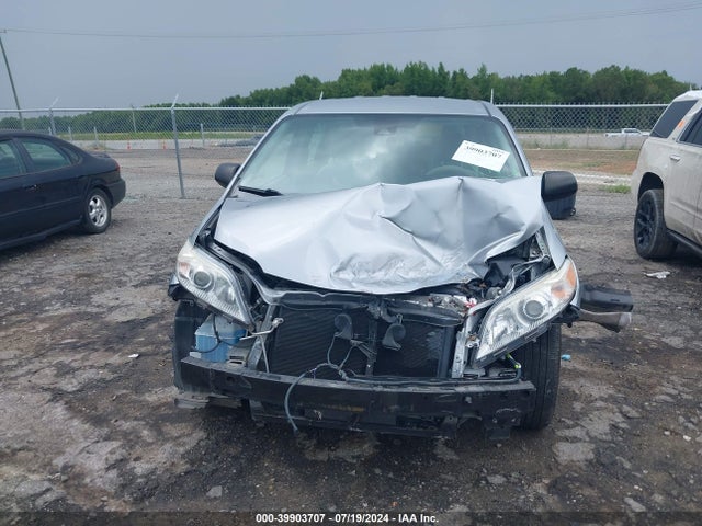 Toyota Sienna L 7 Passenger 2018 5TDZZ3DC5JS916934 Image 13