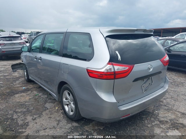 Toyota Sienna L 7 Passenger 2018 5TDZZ3DC5JS916934 Image 3