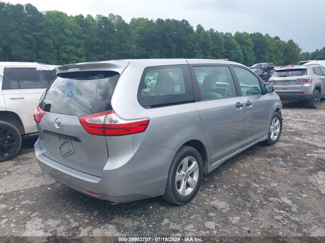 Toyota Sienna L 7 Passenger 2018 5TDZZ3DC5JS916934 Image 4