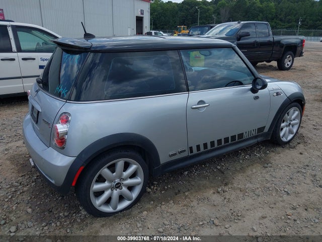 2005 MINI COOPER S WMWRE33575TG96055 Photo 3