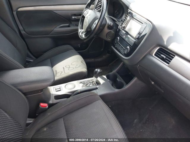 JA4AD3A33GZ001985 Mitsubishi Outlander Se