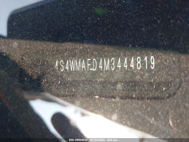 39904029 :رقم المزاد ، 4S4WMAFD4M3444819 vin ، 2021 Subaru Ascent Premium مزاد بيع
