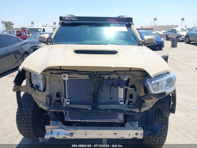5TFCZ5ANXJX165413 Toyota Tacoma Dbl Cab/sr/trdspt/or/pro