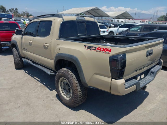 5TFCZ5ANXJX165413 Toyota Tacoma Dbl Cab/sr/trdspt/or/pro