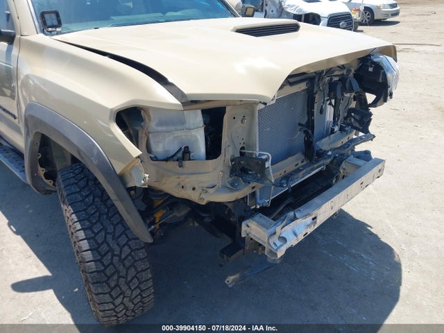 5TFCZ5ANXJX165413 Toyota Tacoma Dbl Cab/sr/trdspt/or/pro