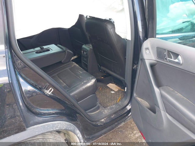 WVGUV7AX0HK029128 Volkswagen Tiguan 2.0t Sport