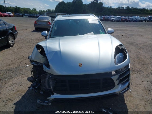 Porsche Macan Turbo W/performance Package 2018 WP1AF2A54JLB70319 Image 12