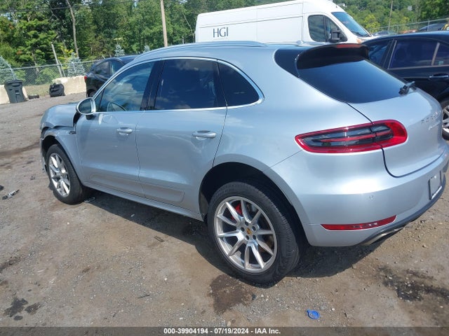 2018 PORSCHE MACAN WP1AF2A54JLB70319 Photo 2