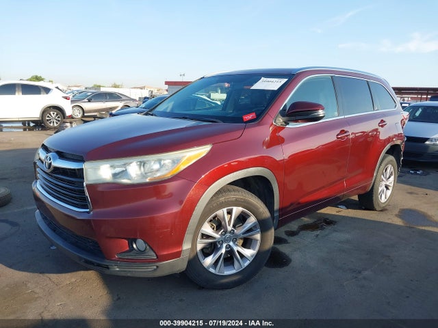 Toyota Highlander Xle V6 2015 5TDKKRFH4FS067582 Image 2