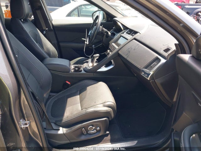 2018 JAGUAR E-PACE SADFM2GX1J1Z33208 Photo 4