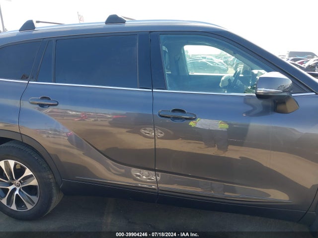 Toyota Highlander Xle 2021 5TDHZRAH6MS527724 Image 13
