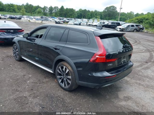2023 VOLVO V60 CROSS COUNTRY YV4L12WB1P2106418 Photo 2