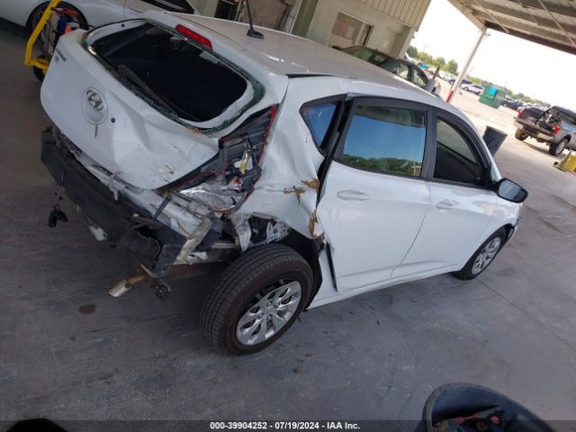 KMHCT5AE9HU302463 Hyundai ACCENT SE