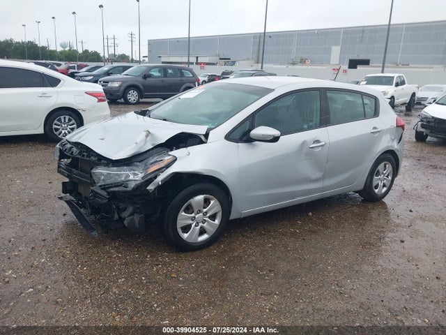 KIA FORTE LX 2017 KNAFK5A82H5681439 Image 2